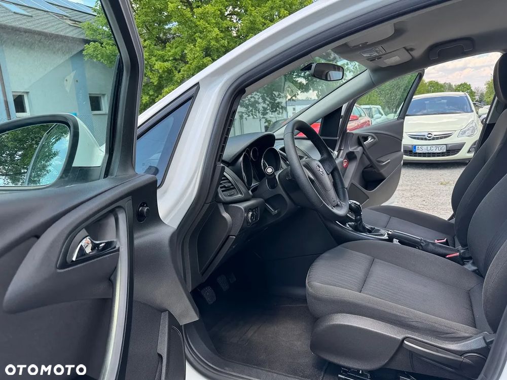 Opel Astra - 16