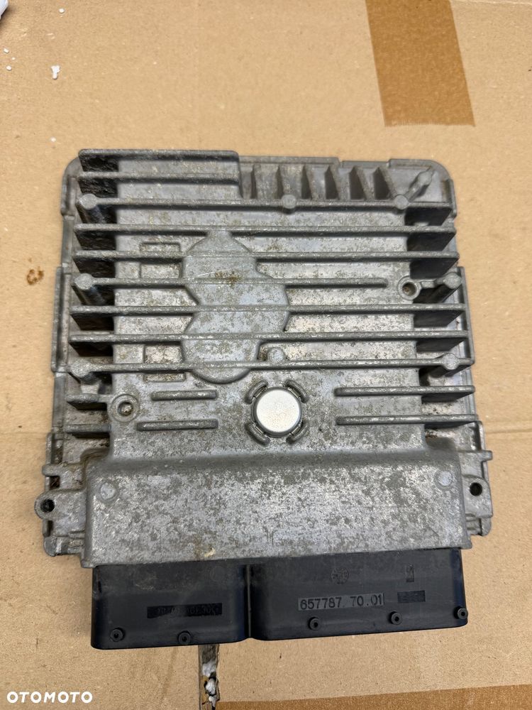 VW Golf 6 sterownik silnika 1.6 dci 03L 906 023A - 2