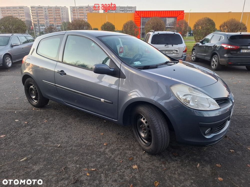 Renault Clio 1.6 16V Expression - 11