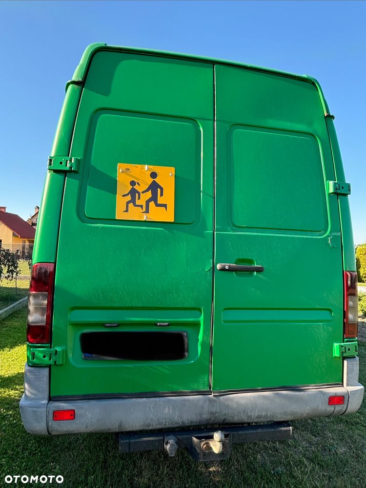 Mercedes-Benz Sprinter - 14