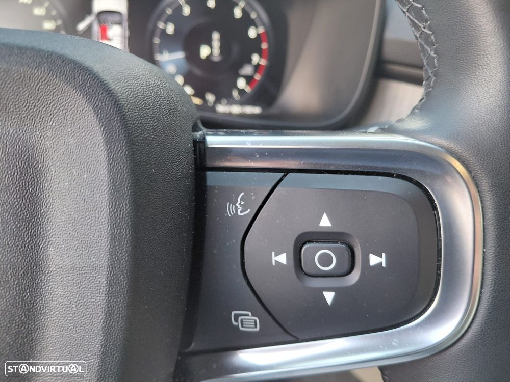 Volvo XC 40 1.5 T2 Plus Dark Auto - 16