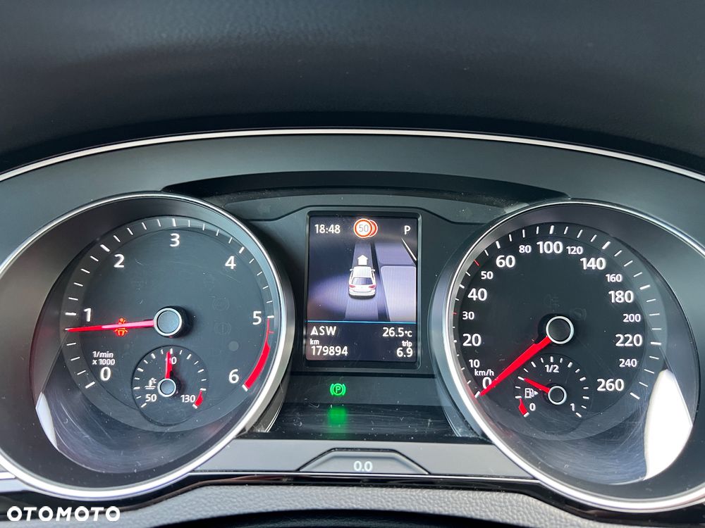 Volkswagen Passat Alltrack 2.0 TDI SCR DSG 4Motion - 23