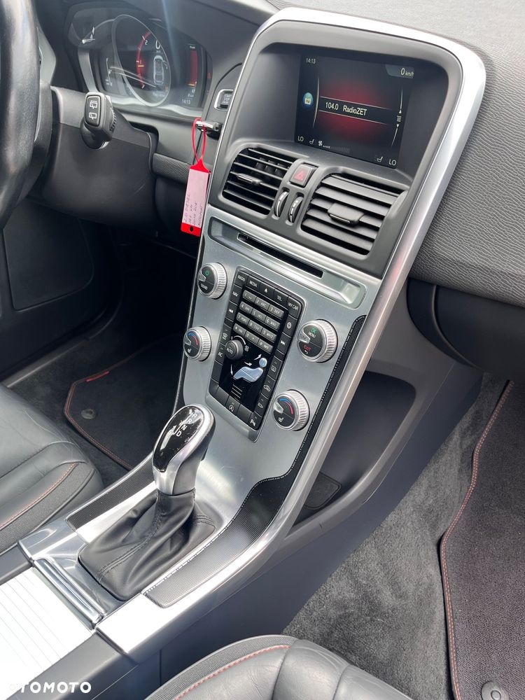 Volvo XC 60 D4 Drive-E Ocean Race - 16