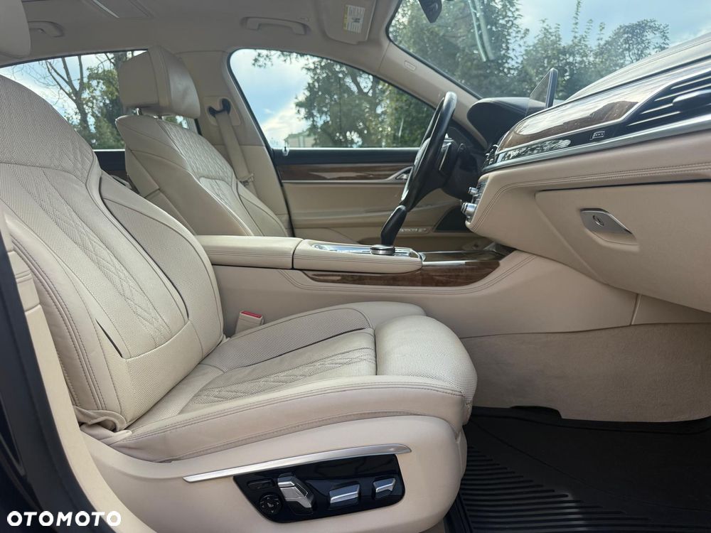BMW Seria 7 740Li - 12
