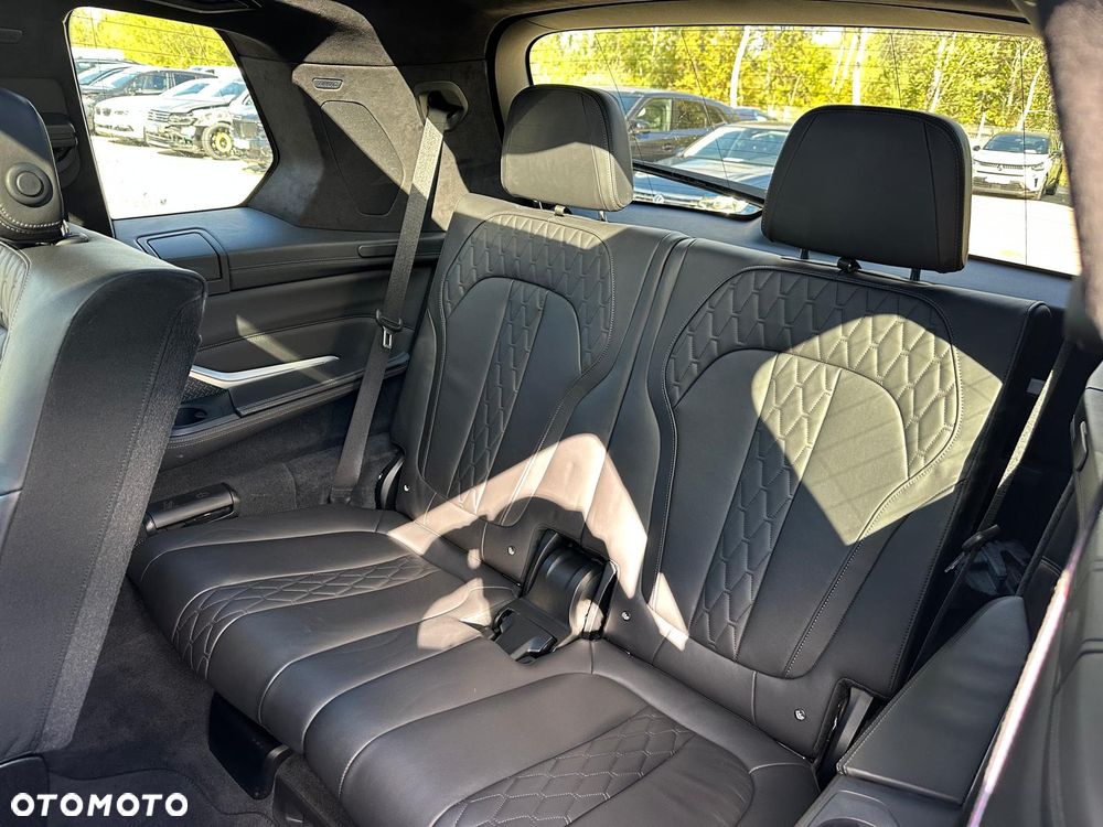 BMW X7 M50i sport - 17