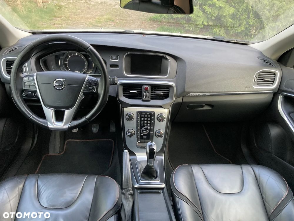 Volvo V40 Cross Country D2 Drive-E Ocean Race - 5