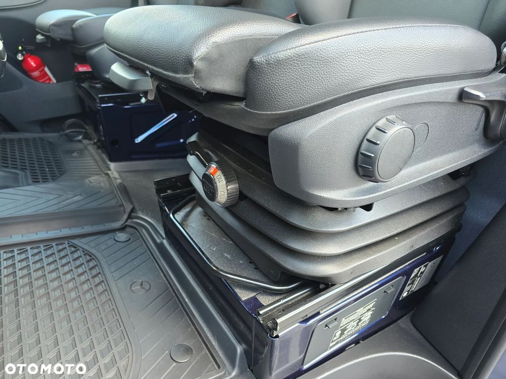 Mercedes-Benz SPRINTER 319 3.0 CDI KONTENER 4,28cmDługi 2,29cmSzero 2,24cmWysok + WINDA 750Kg 42Tyś km SERWIS DO OSTATNIEGO Km ASO MERCEDES-BENZ SALON PL STAN NOWY NOWY NOWY FABRYCZNA GWARANCJA - 36