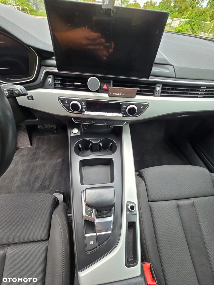 Audi A4 Avant 40 TFSI S tronic - 30