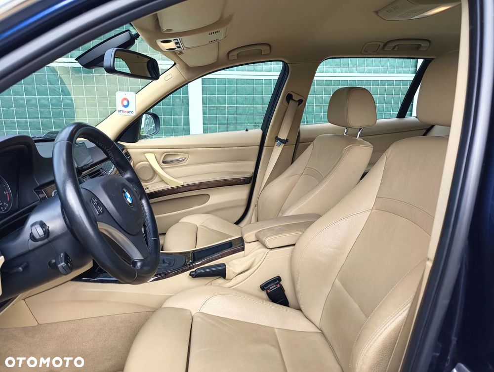 BMW Seria 3 320d xDrive DPF Touring Edition Exclusive - 17