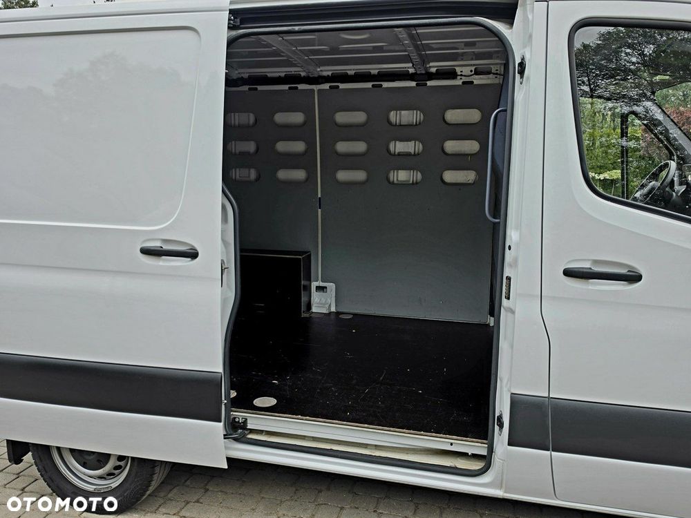 Mercedes-Benz Sprinter - 9