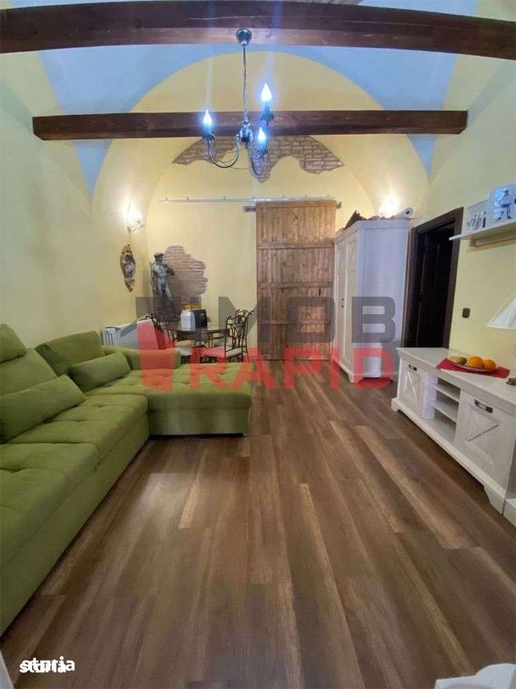 De inchiriat apartament 80 mp str. Piata Centrala vizavi de Biserica — fotografia 1