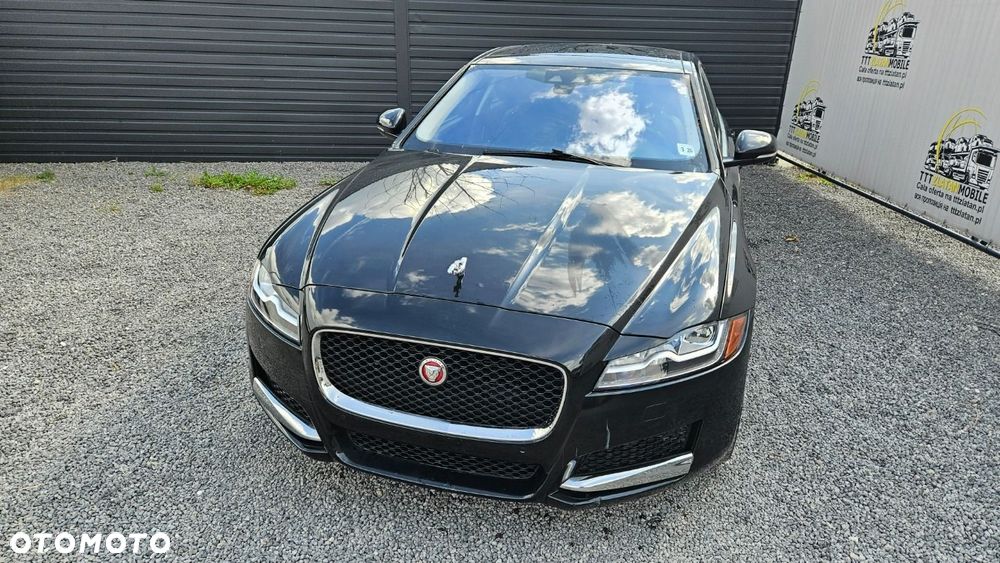 Jaguar XF - 8