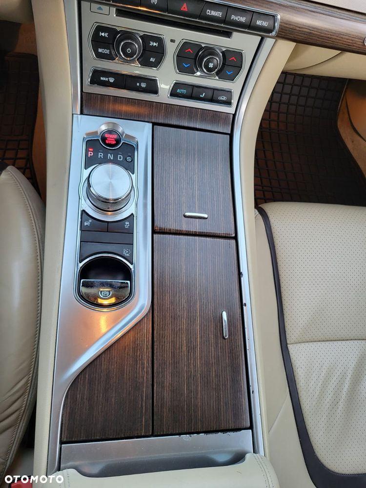 Jaguar XF 2.2 D Premium Luxury - 17