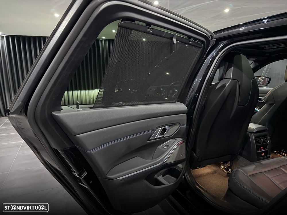 BMW 330 e Touring Pack Desportivo M Pro Auto - 41