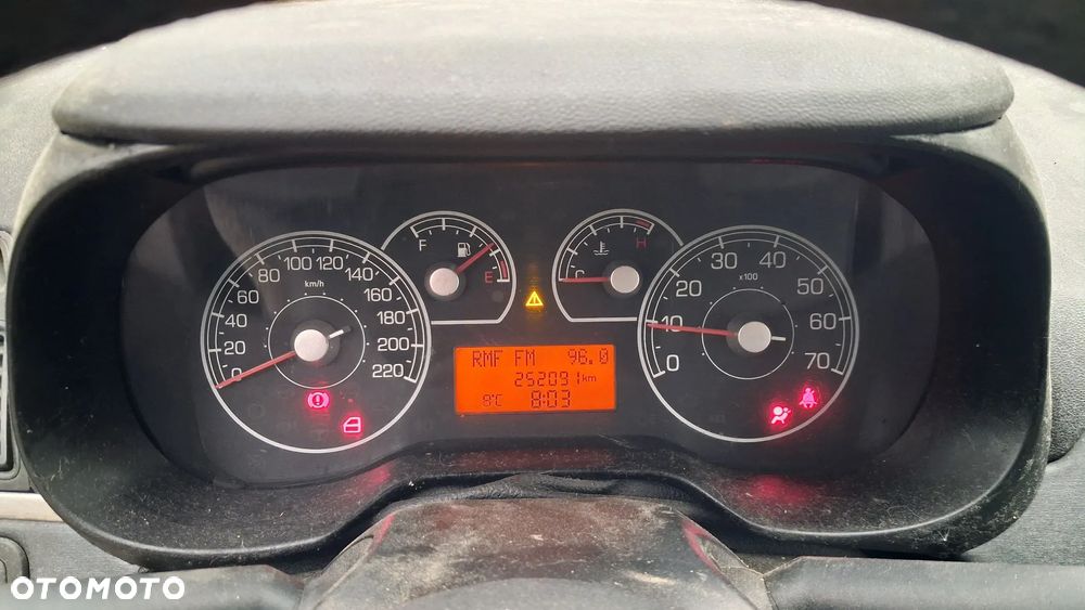Na części Fiat Grande Punto (199) silnik 1.3 MJTD 16V 90 KM 199A3000 MultiJet lakier 595/A skrzynia maska drzwi klapa szyba fotel kanapa lusterko lampa deska GWARANCJA !!! Przód Tył Zestaw Komplet Drzwi Klapa Zderzak Błotnik Maska Grill Atrapa Szyba Pas Lampa Lusterko Boczki Fotel Kanapa Kokpit Deska Rozdzielcza Przełącznik Włącznik Sterownik Przewody Wiązka Instalacja Moduł Komputer Czujnik Listwa Pompa Alternator Wtryski Głowica Rozrusznik Kompresor Sprzęgło Dwumas Silnik  Skrzynia ABS Klimatyzacji Paliwa Wspomagania Kolektor Turbina Przepustnica Zawór Chłodnica Koło Hak Belka Sanki Zawieszenie Mcpherson Półoś Amortyzator Wydech Tłumik Zacisk Most - 10