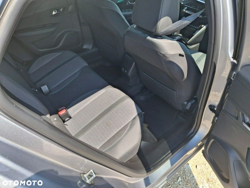 Peugeot 2008 - 11