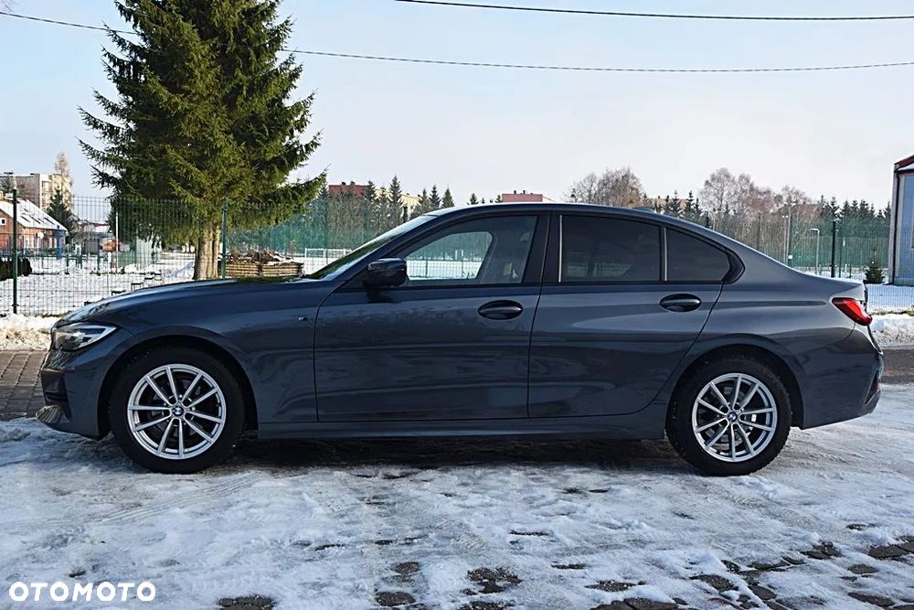 BMW Seria 3 318d Sport Line - 9