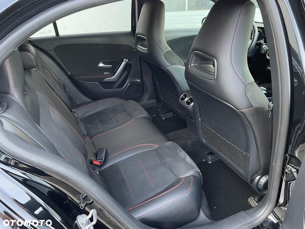 Mercedes-Benz Klasa A 180 d 7G-DCT AMG Line - 30