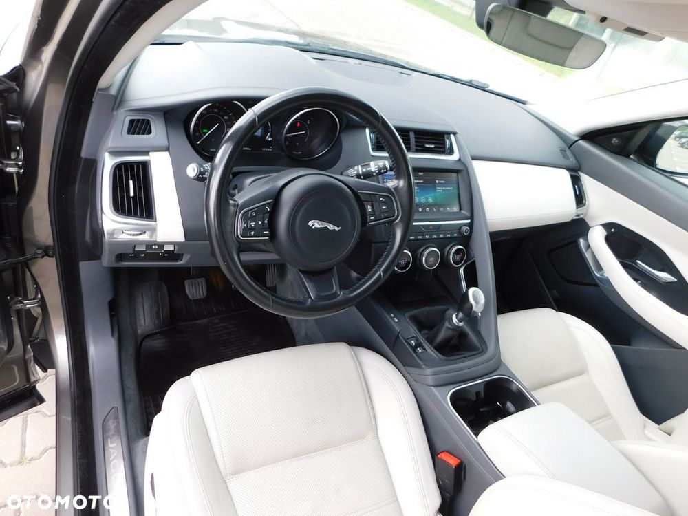 Jaguar E-Pace - 15