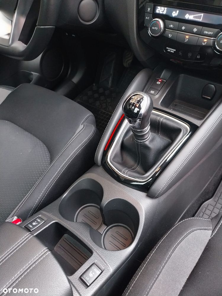 Nissan Qashqai 1.3 DIG-T N-CONNECTA - 18