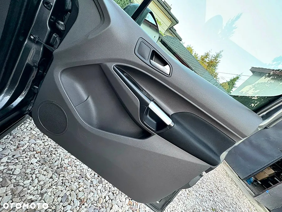 Ford Tourneo Connect Grand - 29