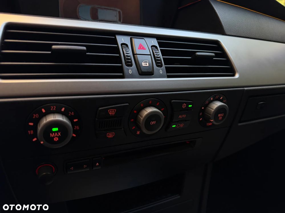 BMW Seria 5 525d - 19