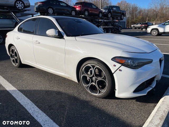 Alfa Romeo Giulia 2.0 Turbo 16V AT8-Q4 Veloce Ti - 3