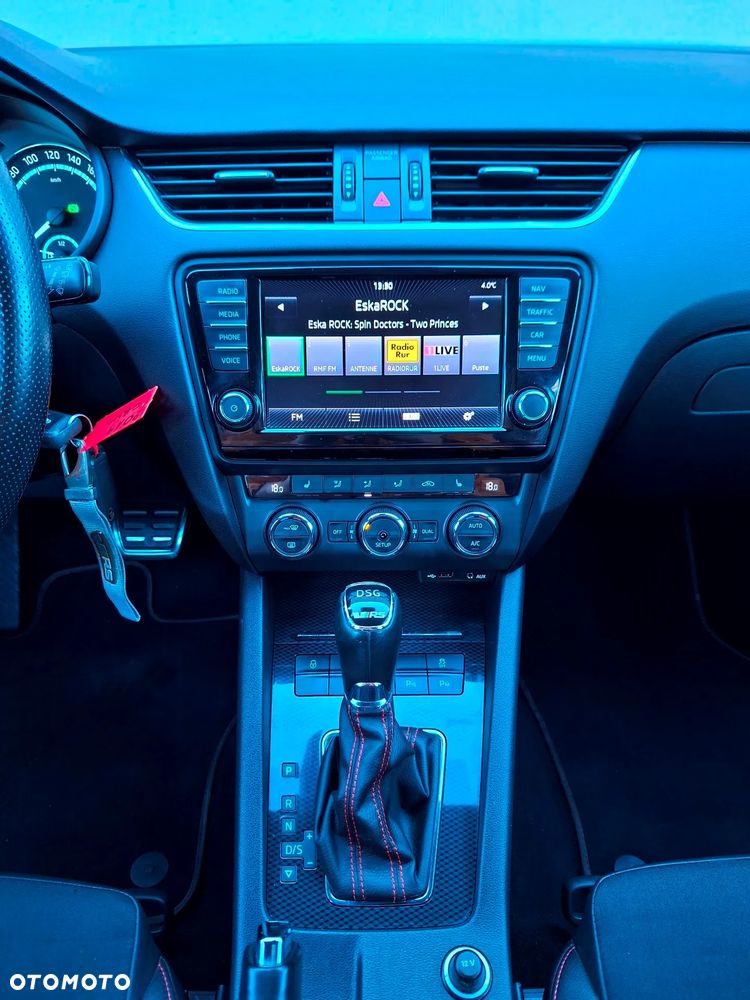 Skoda Octavia 2.0 TDI DSG RS - 28