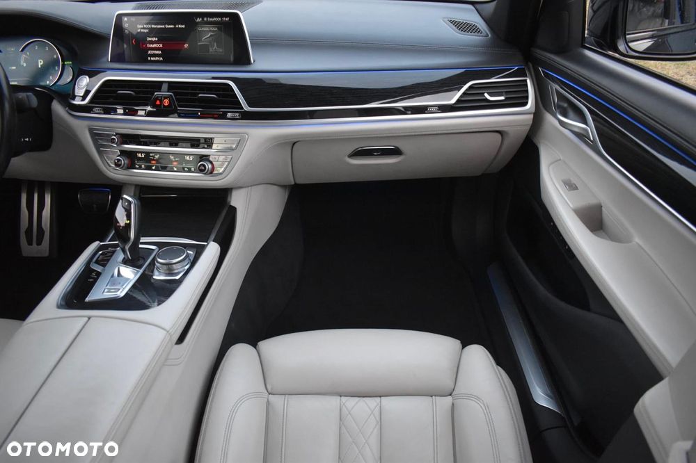 BMW Seria 7 740d xDrive - 12