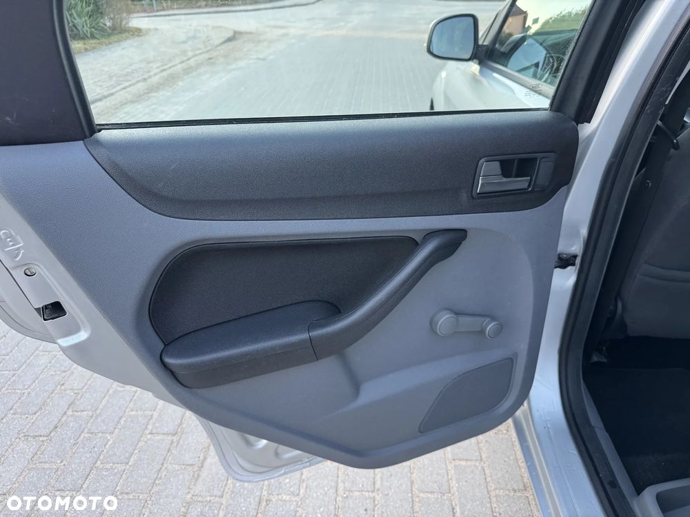 Ford Focus 1.6 16V Style+ - 26