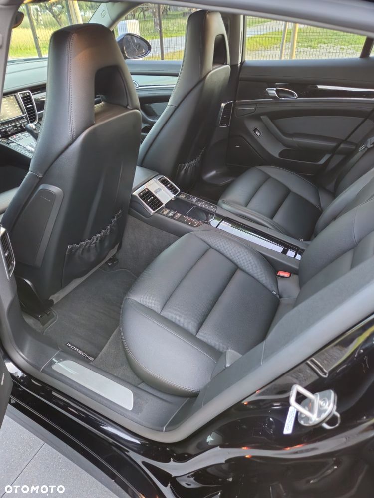 Porsche Panamera - 6