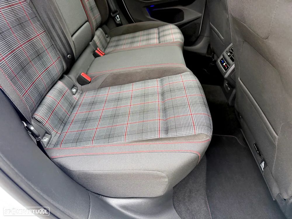 VW Golf 2.0 TSI GTI DSG - 29