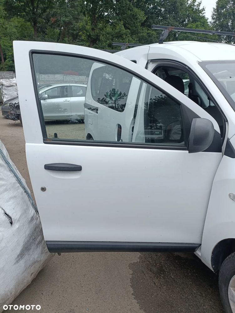 DACIA DOKKER 12-17 2013 r. 0389 drzwi prawy przód prawe przednie PP białe * - 12