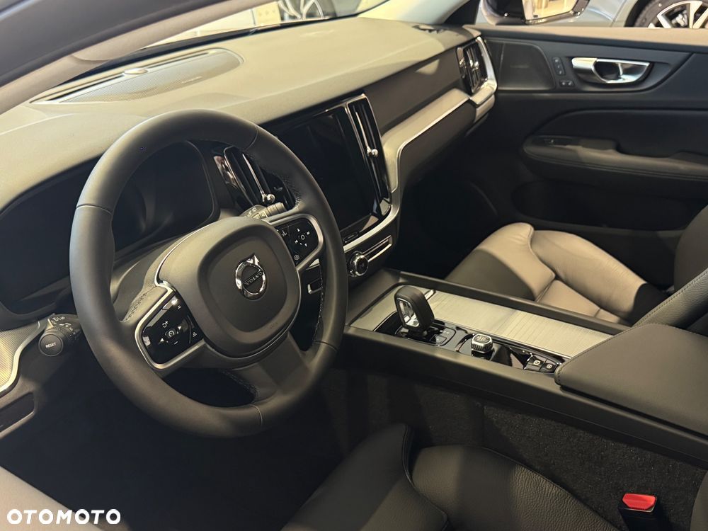 Volvo V60 B4 B Plus Dark - 5