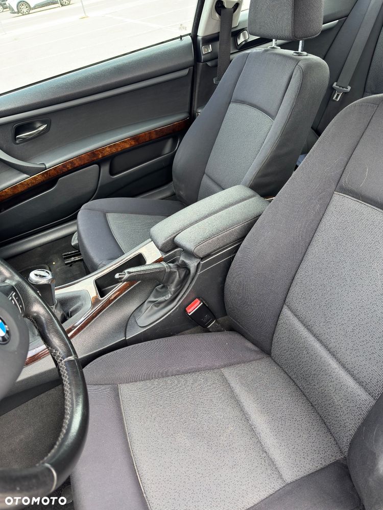 BMW Seria 3 325i - 21