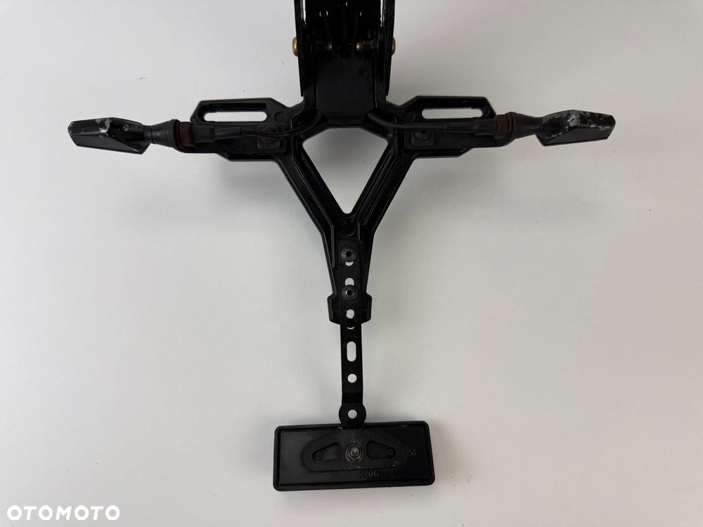 Krótkie sportowe mocowanie tablicy rejestracyjnej Yamaha MT 125 2020+ - 14