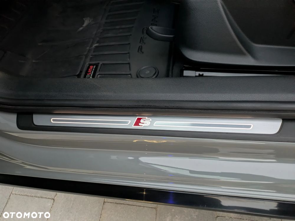 Audi A4 Avant 2.0 TDI ultra S tronic sport - 17