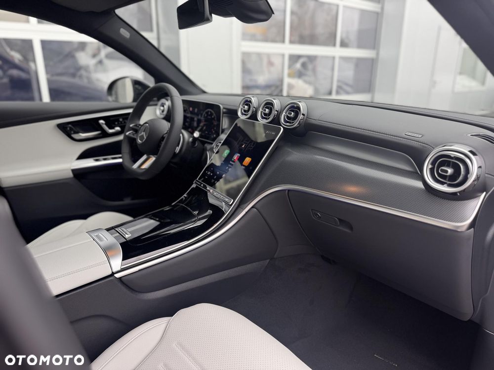 Mercedes-Benz GLC 200 d 4Matic 9G-TRONIC AMG Line Advanced - 17