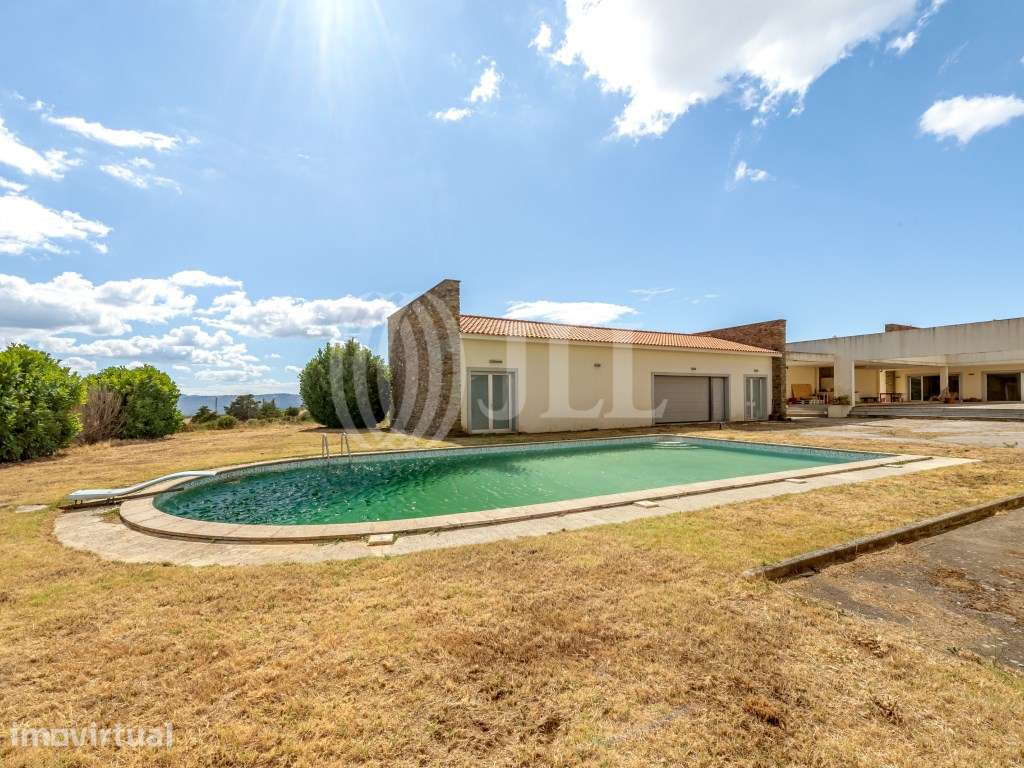 Moradia T7 com piscina, em Vila Flor, Trás-os-Montes