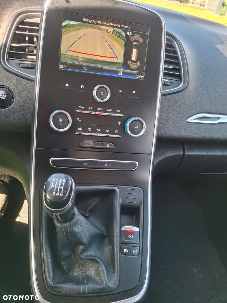 Renault Grand Scenic - 16