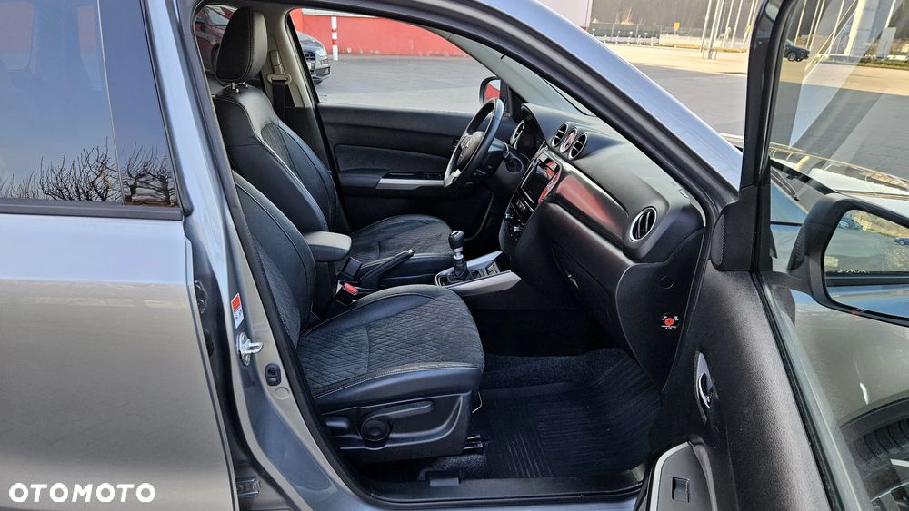 Suzuki Vitara 1.4 Boosterjet Premium 2WD - 38