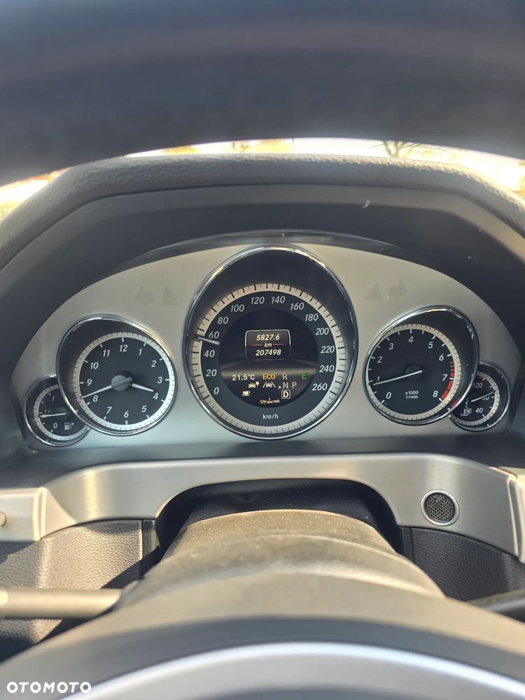 Mercedes-Benz Klasa E 500 4Matic 7G-TRONIC Avantgarde - 15