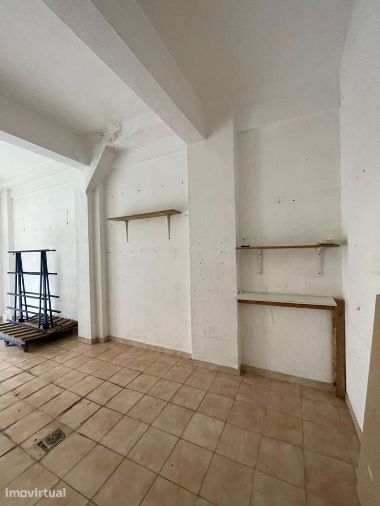 Garagem saída direta para a Rua na Anta de Agualva e Mira Sintra - Grande imagem: 5/6