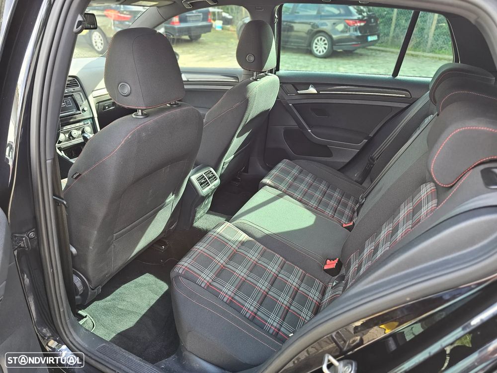 VW Golf 2.0 TSi GTi DSG Performance - 12