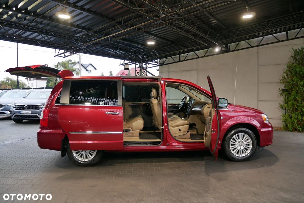 Chrysler Town & Country 3.6 Limited - 7
