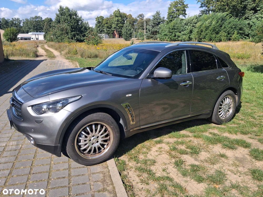 Infiniti Q70 - 4