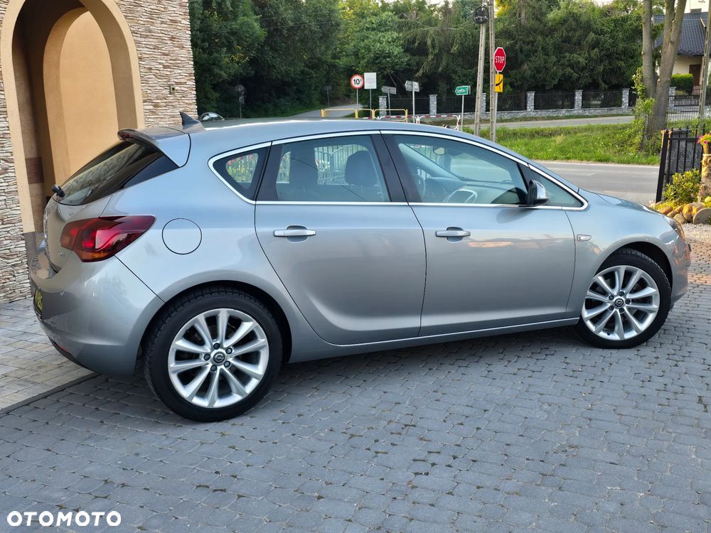Opel Astra 2.0 CDTI Cosmo - 12