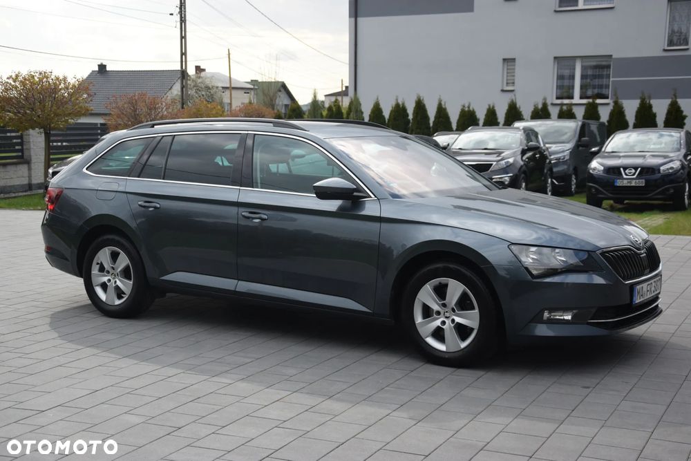 Skoda Superb 2.0 TDI Ambition - 23