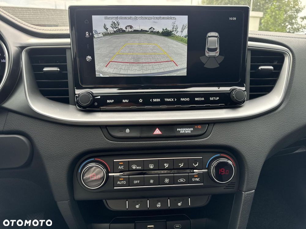 Kia XCeed 1.5 T-GDI M - 24