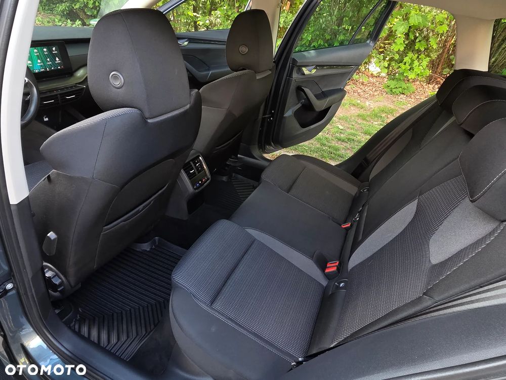 Skoda Octavia 2.0 TDI DSG Edition - 24